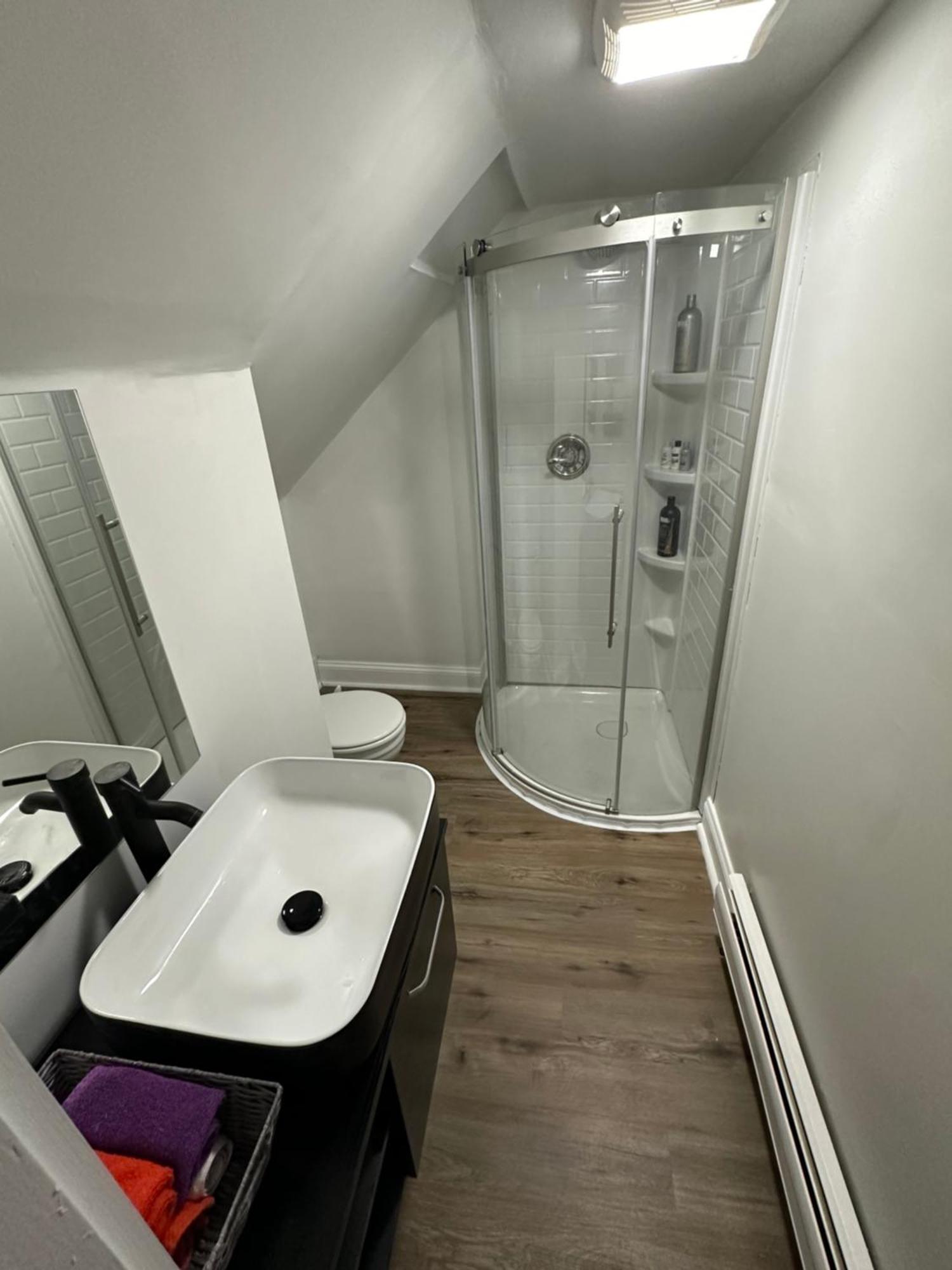 Cute 6-Bedroom Getaway In The Heart Of Литлтон Экстерьер фото