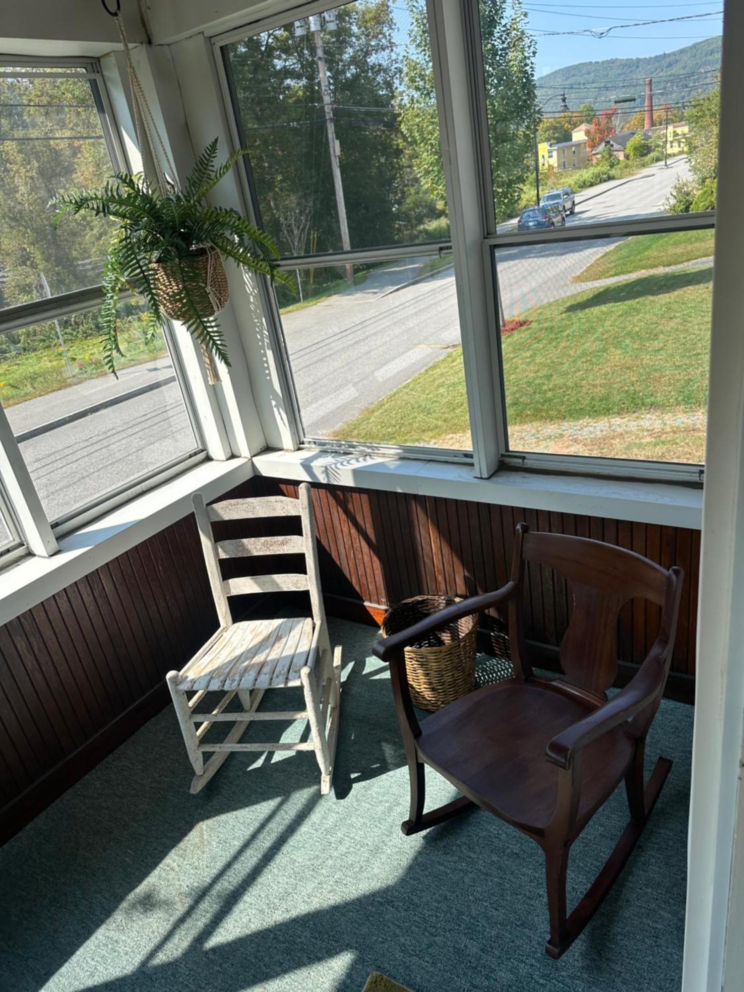 Cute 6-Bedroom Getaway In The Heart Of Литлтон Экстерьер фото